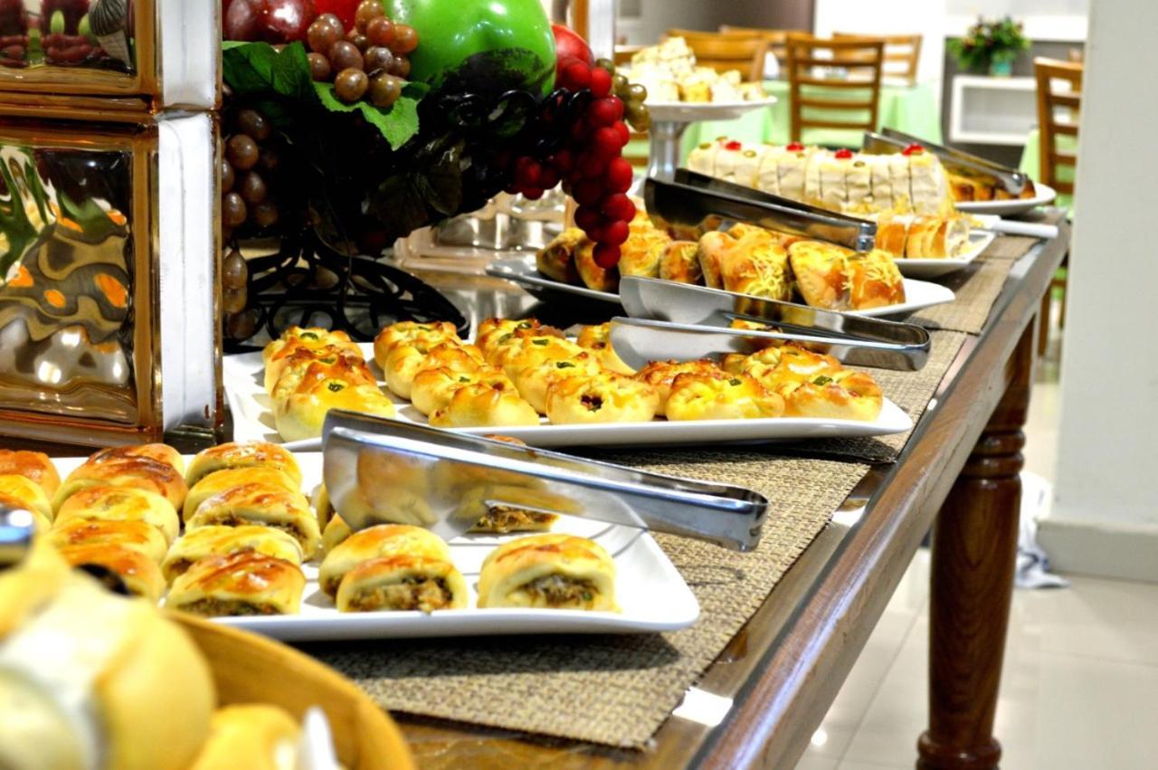 Santa Monica Palace Hotel Корумба Екстериор снимка